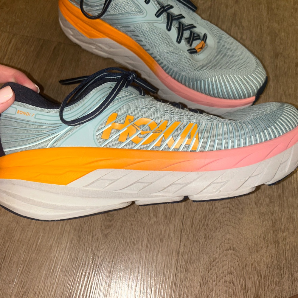 Hoka One Women’s Bondi 7 Running Shoes